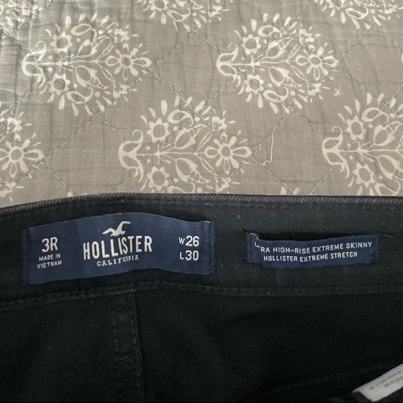 New Hollister Black High Waisted Distressed Jeans Size: 26 - Picture 6 of 7